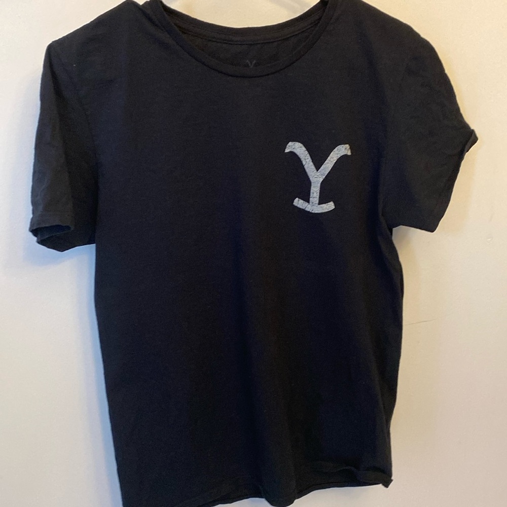 Like new original Yellowstone t-shirt.